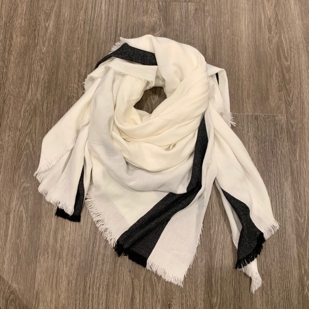 Forever 21 White Scarf Black Striped Blanket Scarf